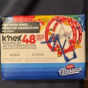 K'NEX Mini Ferris Wheel Building Set - Red and Blue